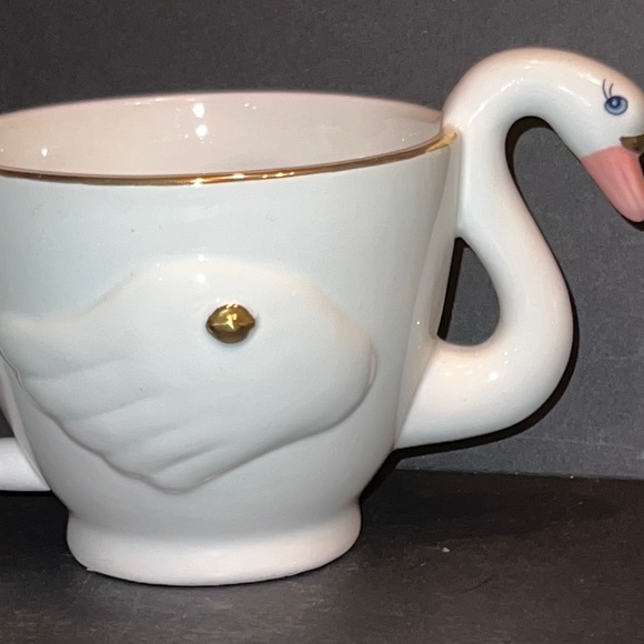 Swan shaped mug with gold details-NWOT - Picture 2 of 8